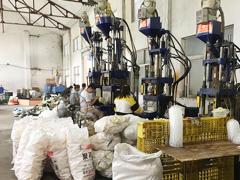 懸浮球生產車間